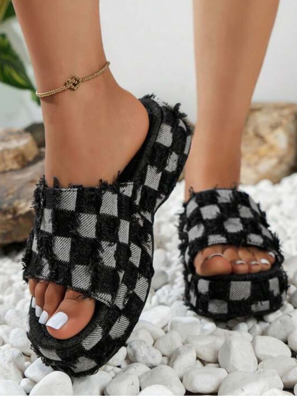 Black & Gray Checkered Platform Slide Sandals 7